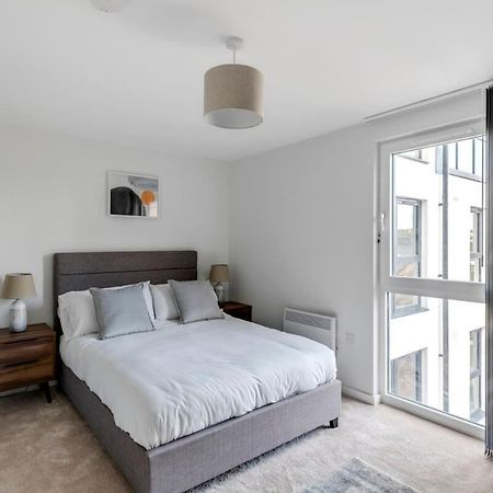 Spacious 1 Bedroom Apartment In A Converted Mill Лидс Экстерьер фото